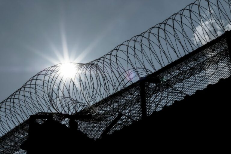 mur prison incarcération